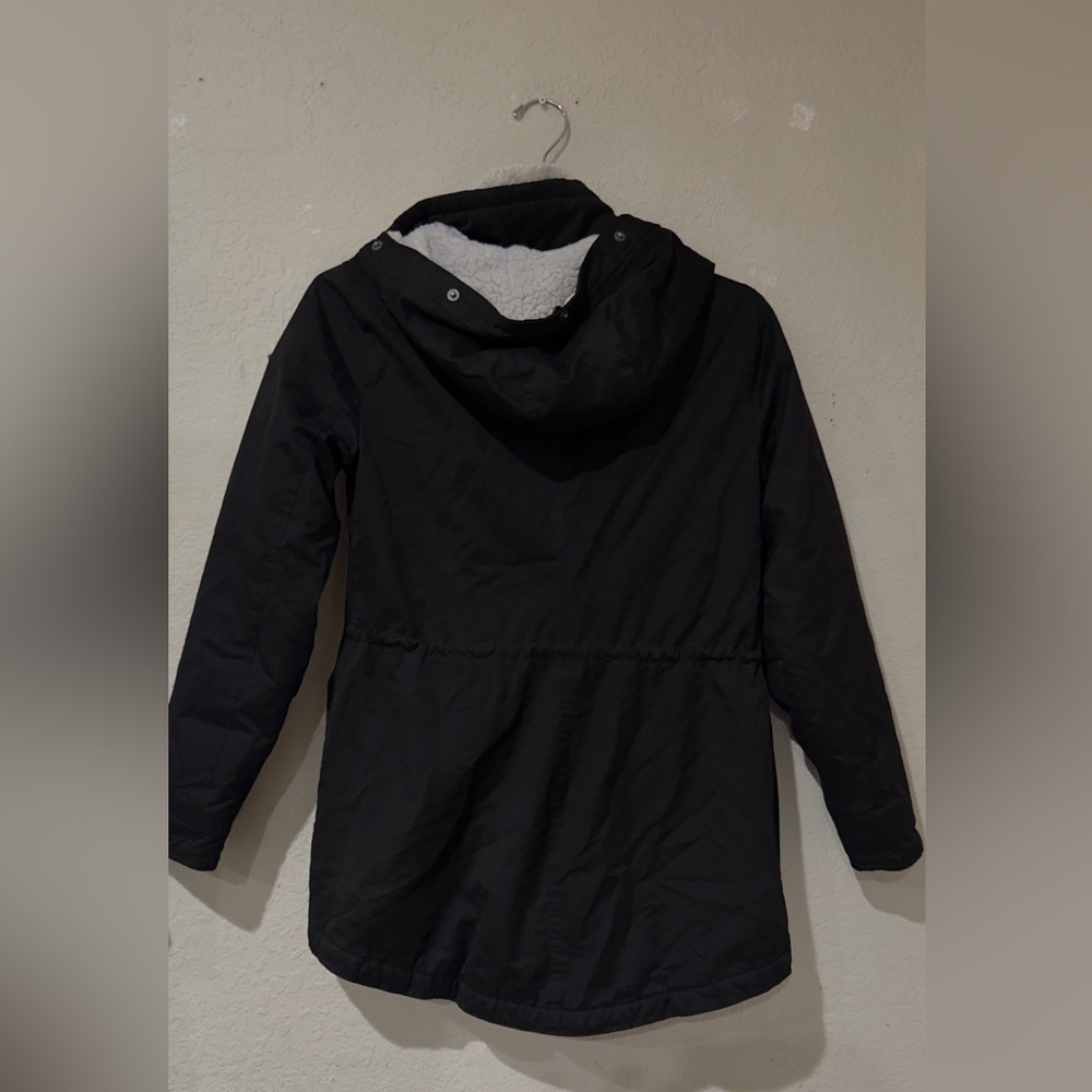 Hollister women’s black color jacket size med has a hoodie - Picture 8 of 16
